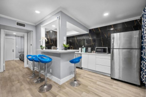 Modern Comfort Retreat with King Bed & Free Park